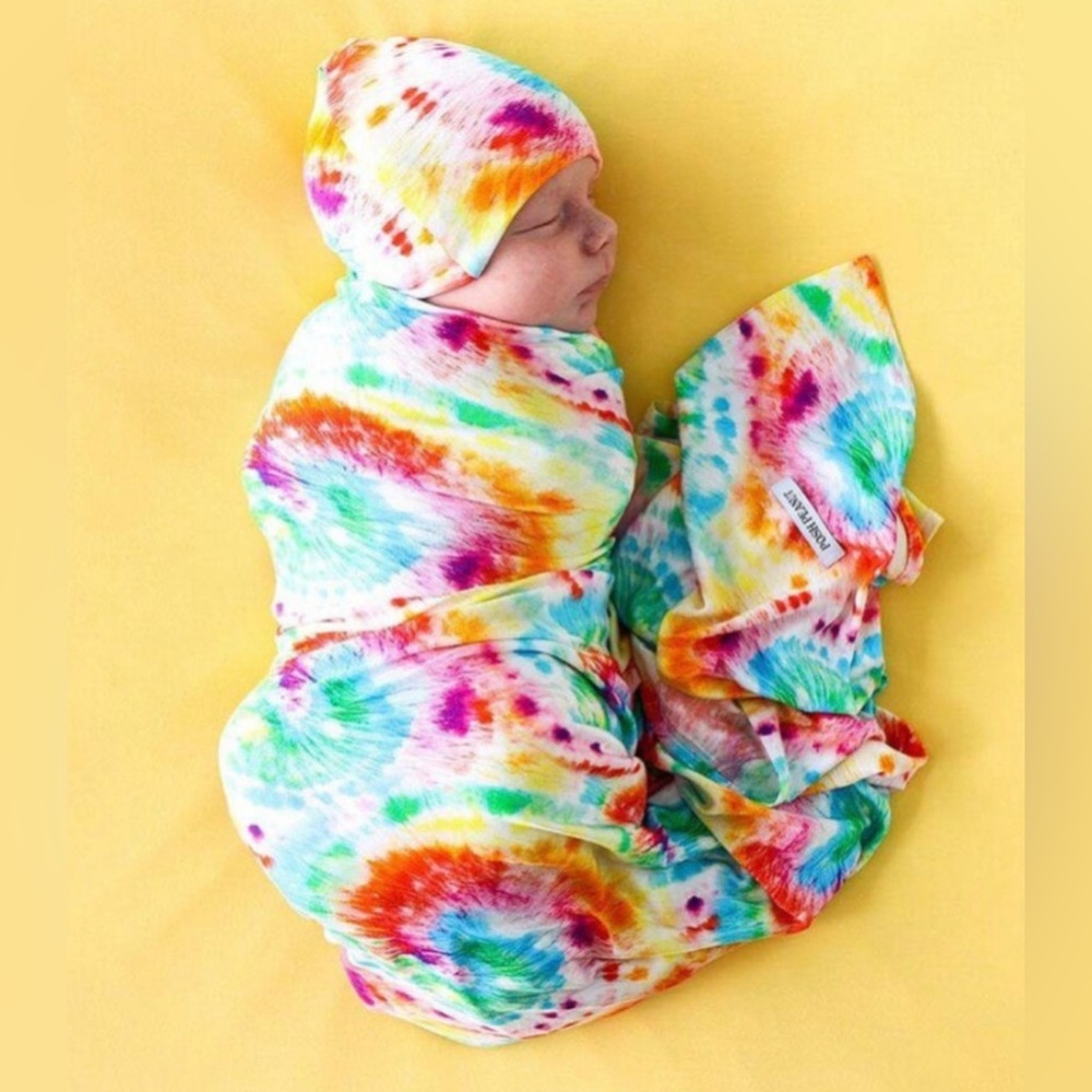 NIB Posh Peanut Swaddle Set